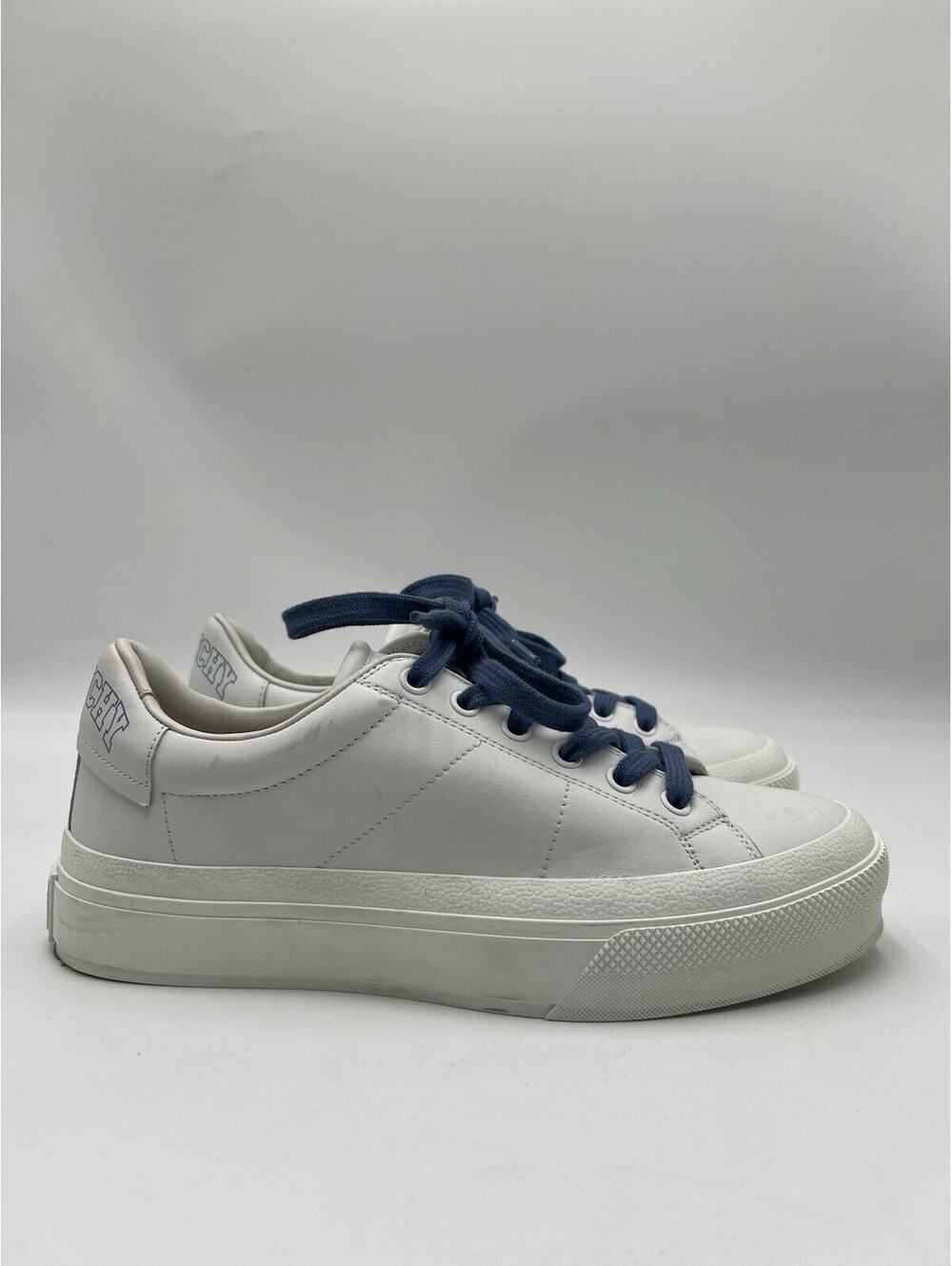 Givenchy City Sport lace-up sneakers in white Leather Blue Laces Size 37